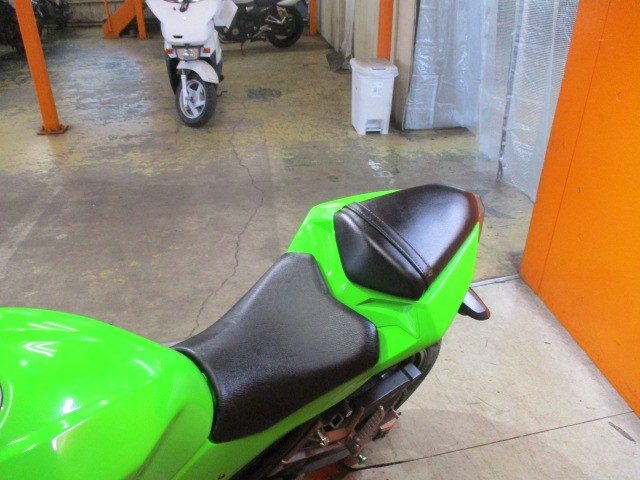 シートもこの通り破れもなければへたりもありません！来店が難しい場合にはお電話にて通販も可能ですよ！